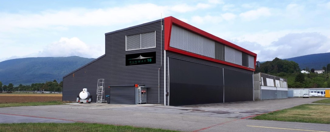 Hangar Runway18 Sàrl à Colombier Neuchâtel LSGN. Entreprise de maintenance et de réparation aéronautique.